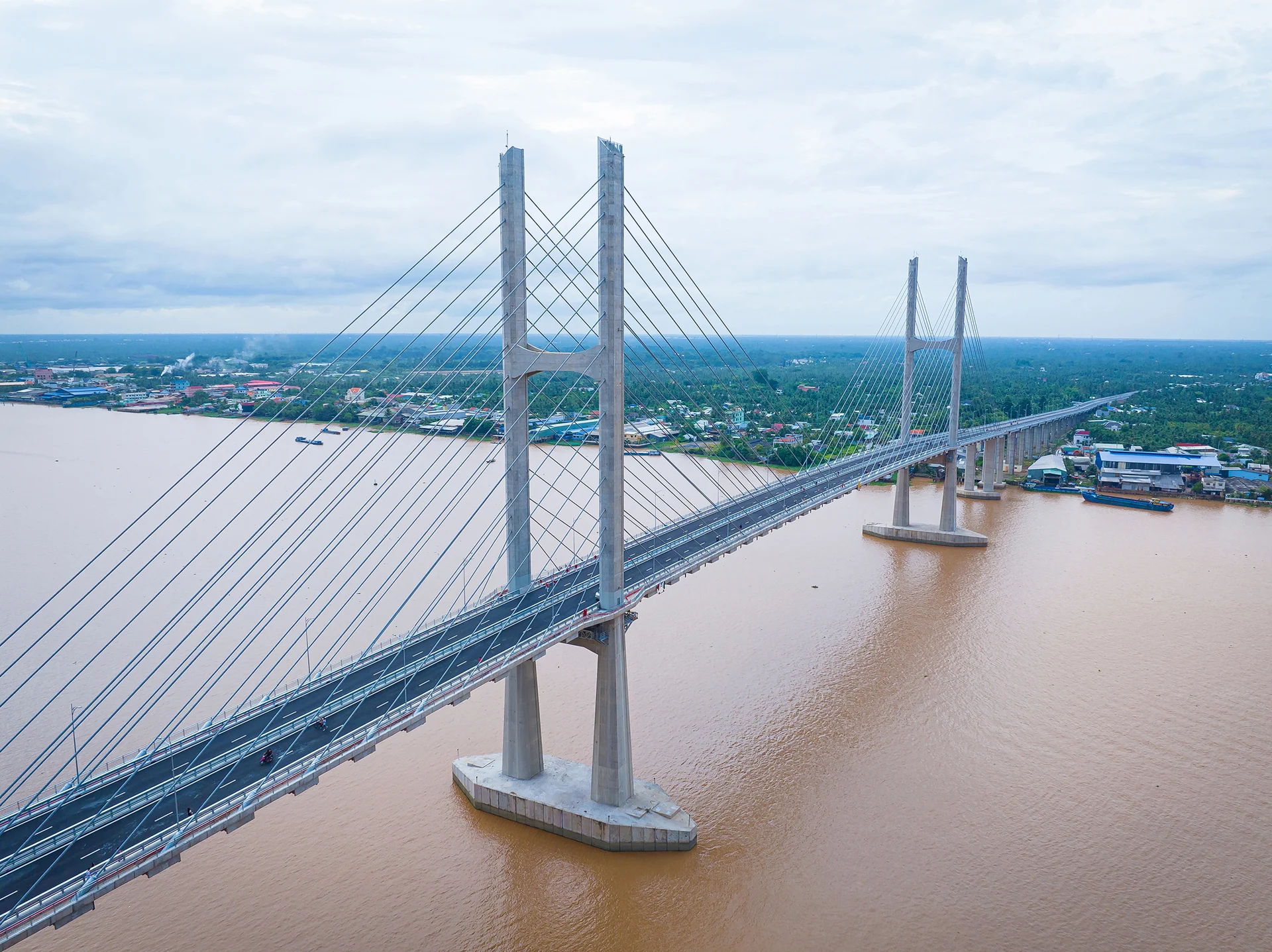 Nỗ lực hoàn thành các dự án hạ tầng giao thông trọng điểm- Ảnh 3. Nỗ lực hoàn thành các dự án hạ tầng giao thông trọng điểm- Ảnh 3.