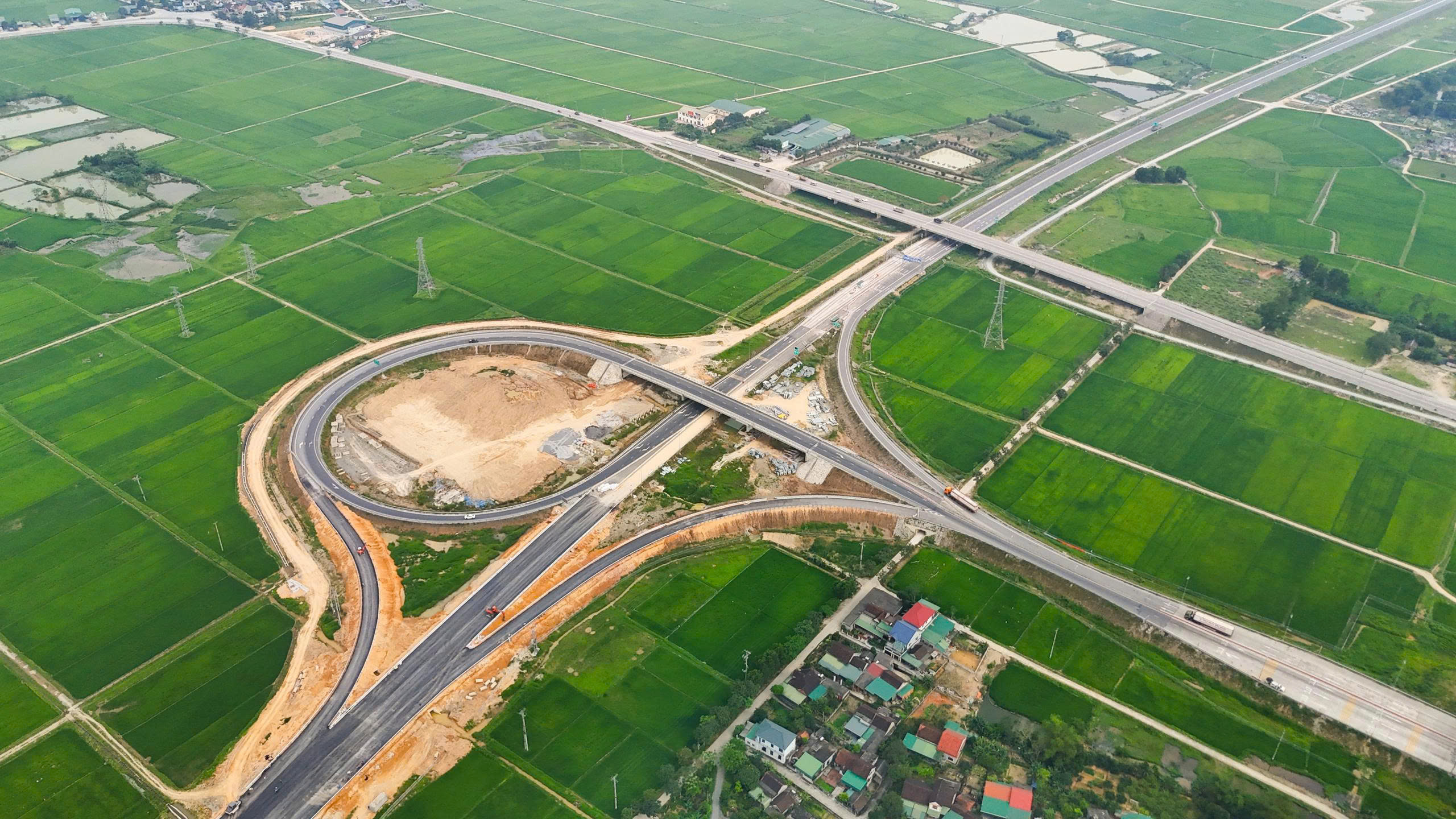 Dấu ấn VINACONEX trên hành trình hoàn thành 3.000 km cao tốc quốc gia- Ảnh 4.