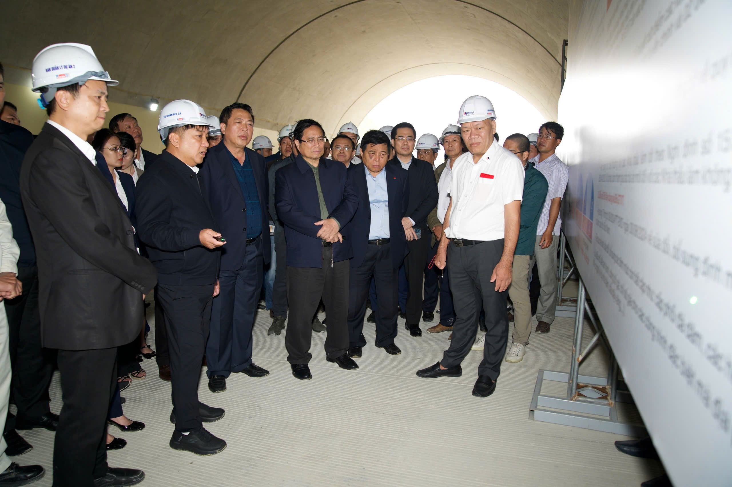 Chủ tịch Đèo Cả hiến kế để doanh nghiệp tư nhân phát triển đột phá- Ảnh 3. Chủ tịch Đèo Cả hiến kế để doanh nghiệp tư nhân phát triển đột phá- Ảnh 3.