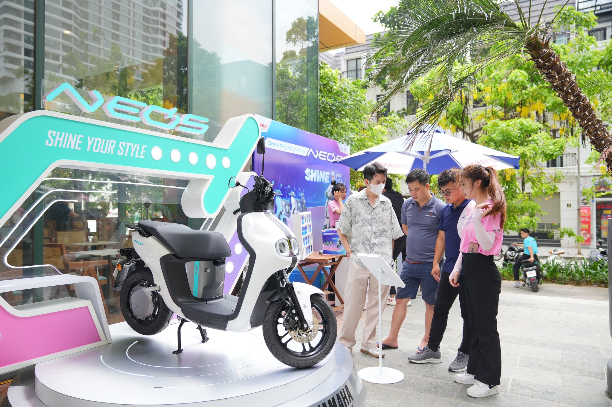 Khi ông lớn xe máy bước vào cuộc chơi xe điện- Ảnh 3. Khi ông lớn xe máy bước vào cuộc chơi xe điện- Ảnh 3.