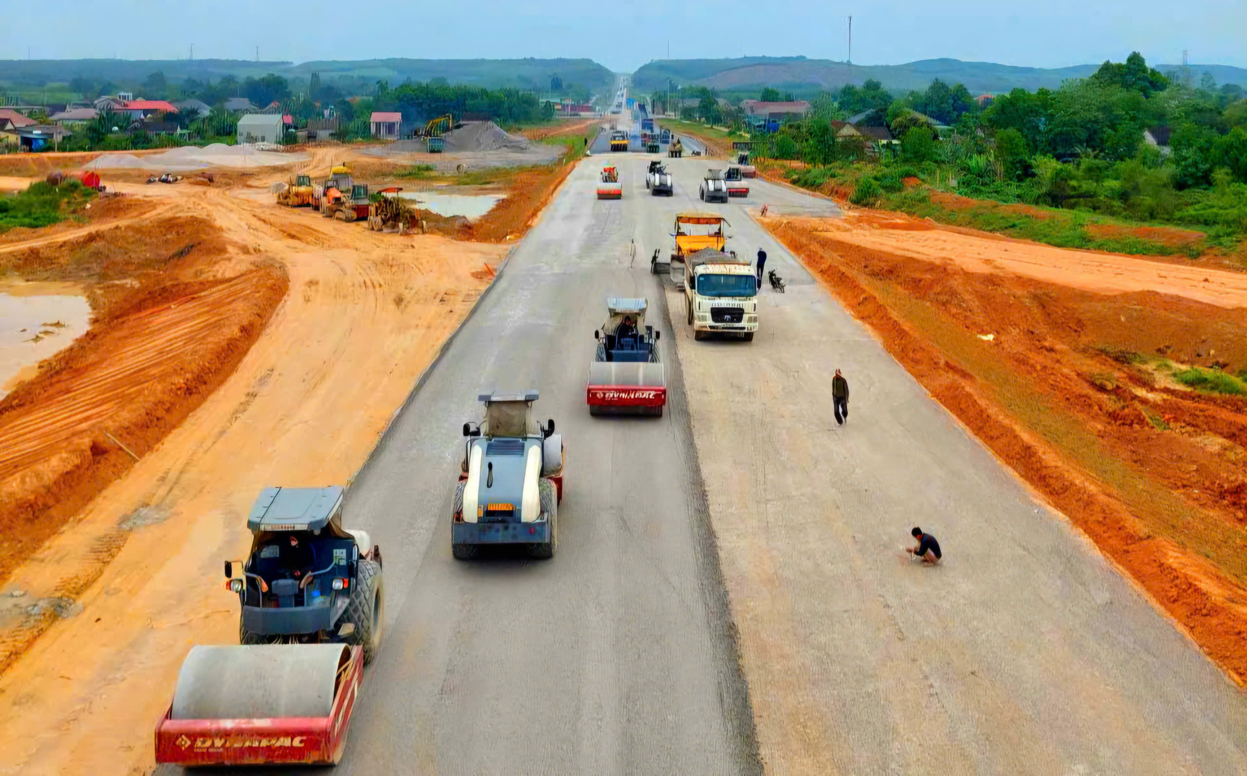 Cao tốc Vạn Ninh - Cam Lộ phải hoàn thành trước 30/6/2025 - Ảnh 1.