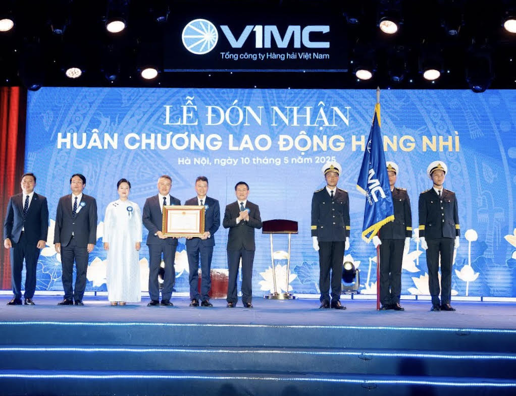 Tổng công ty Hàng hải Việt Nam vượt sóng vươn xa tiến vào kỷ nguyên mới- Ảnh 2.