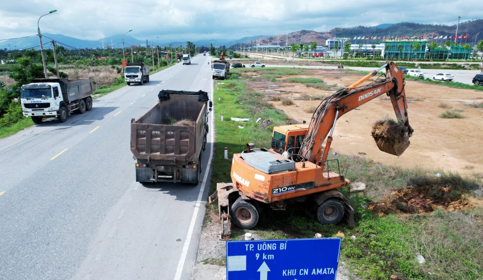 Quảng Ninh: Khởi công dự án cải tạo, nâng cấp đường tỉnh 338 - Ảnh 1. Quảng Ninh: Khởi công dự án cải tạo, nâng cấp đường tỉnh 338 - Ảnh 1.