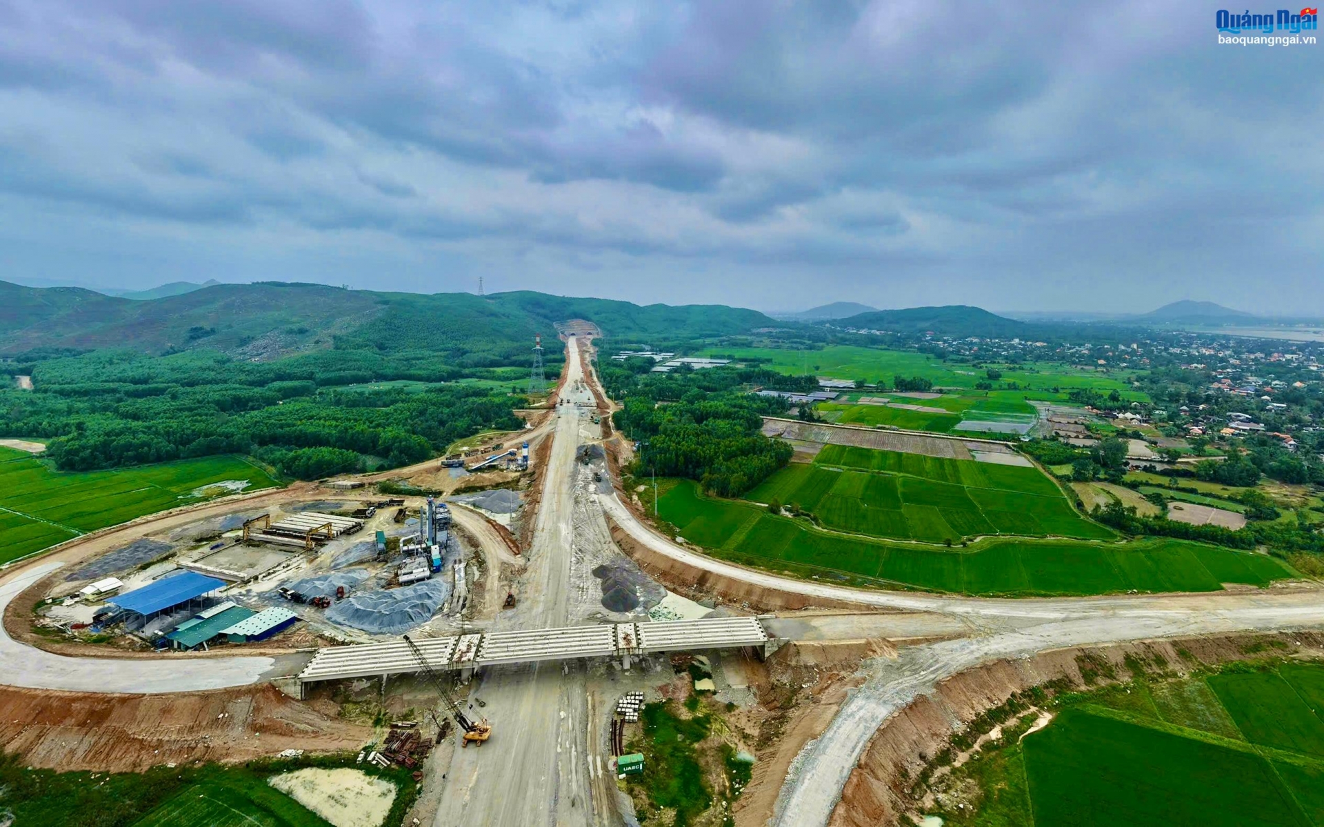 Cần hơn 44 nghìn tỷ đồng đầu tư cao tốc Quảng Ngãi - Kon Tum - Ảnh 1.