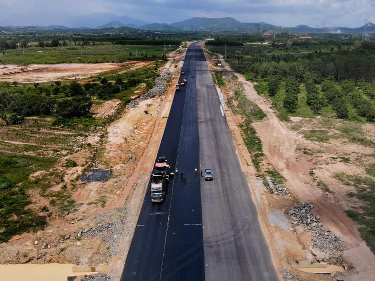 Đề xuất đầu tư hơn 19.500 tỷ đồng làm cao tốc Vinh - Thanh Thủy - Ảnh 1.