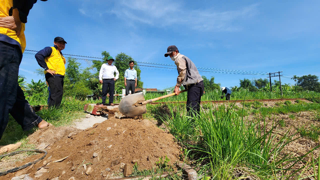 Địa phương đầu tiên 