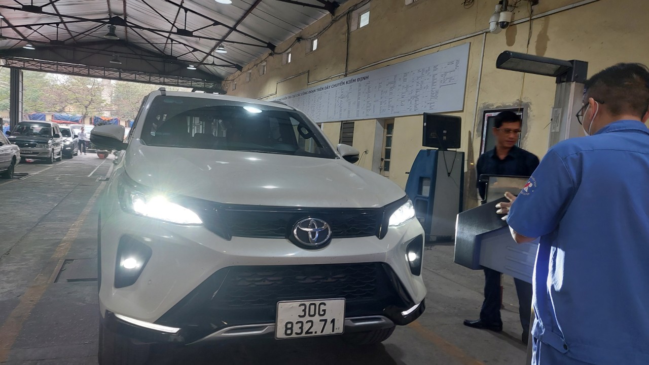 Cảnh báo tái diễn các cuộc gọi lừa tải ứng dụng đăng kiểm - Ảnh 1.