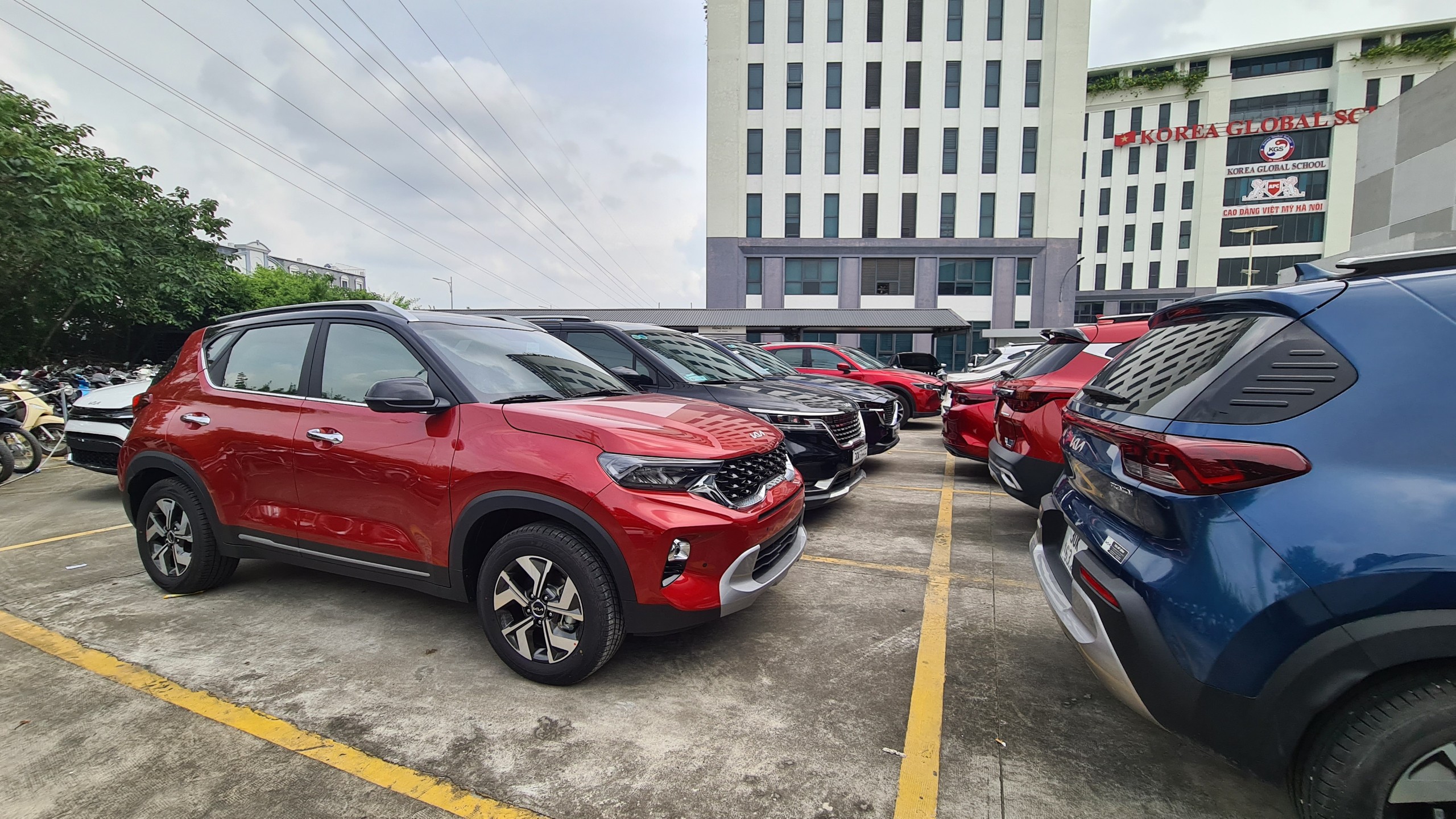 Chuyển đổi xe xăng sang xe điện: Những vấn đề đặt ra trên hành trình xanh - Ảnh 1.