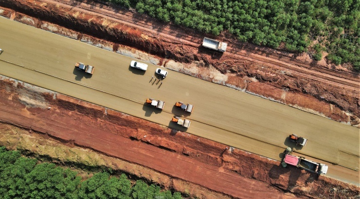 Bộ Xây dựng ra chỉ thị yêu cầu đẩy nhanh tiến độ nhiều hạng mục cao tốc Bắc - Nam - Ảnh 1.