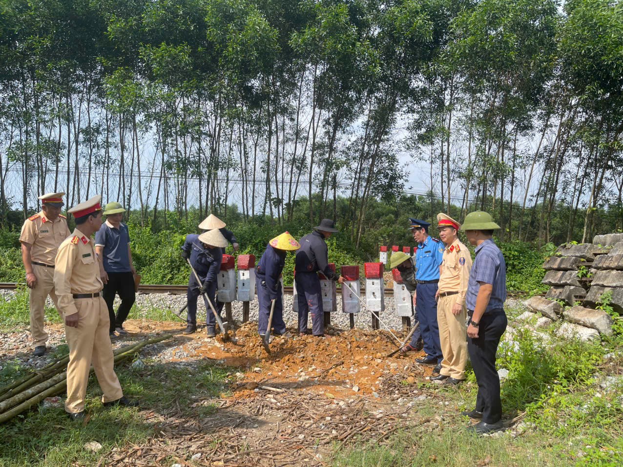 Quảng Trị: Đóng 14 lối đi tự mở qua địa bàn tỉnh  - Ảnh 1.