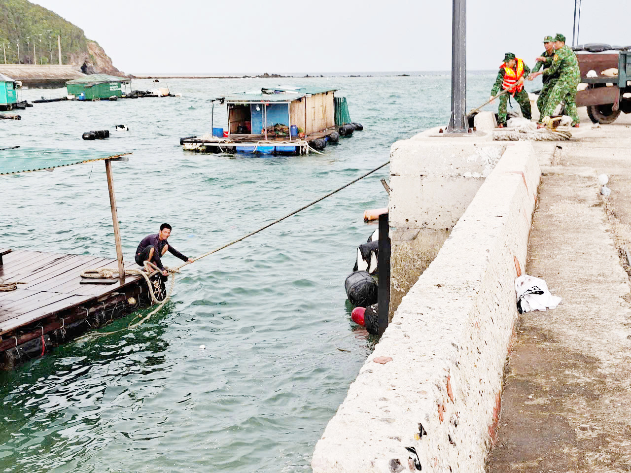 Quảng Ninh công bố 76 điểm trú bão cho tàu thuyền - Ảnh 2.