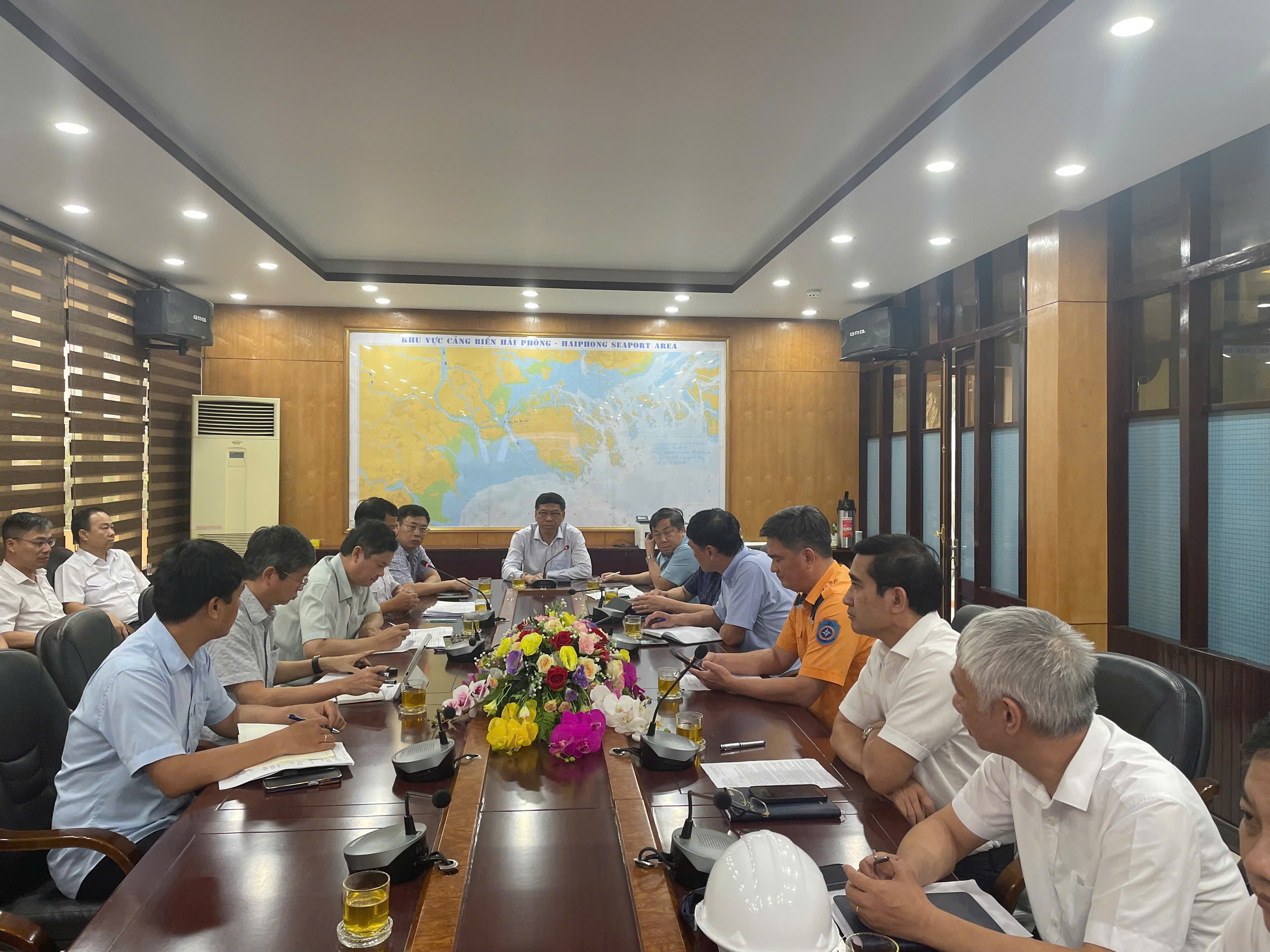 Lãnh đạo Bộ Xây dựng kiểm tra công tác phòng chống bão Wipha tại cảng biển Hải Phòng, Quảng Ninh - Ảnh 2.