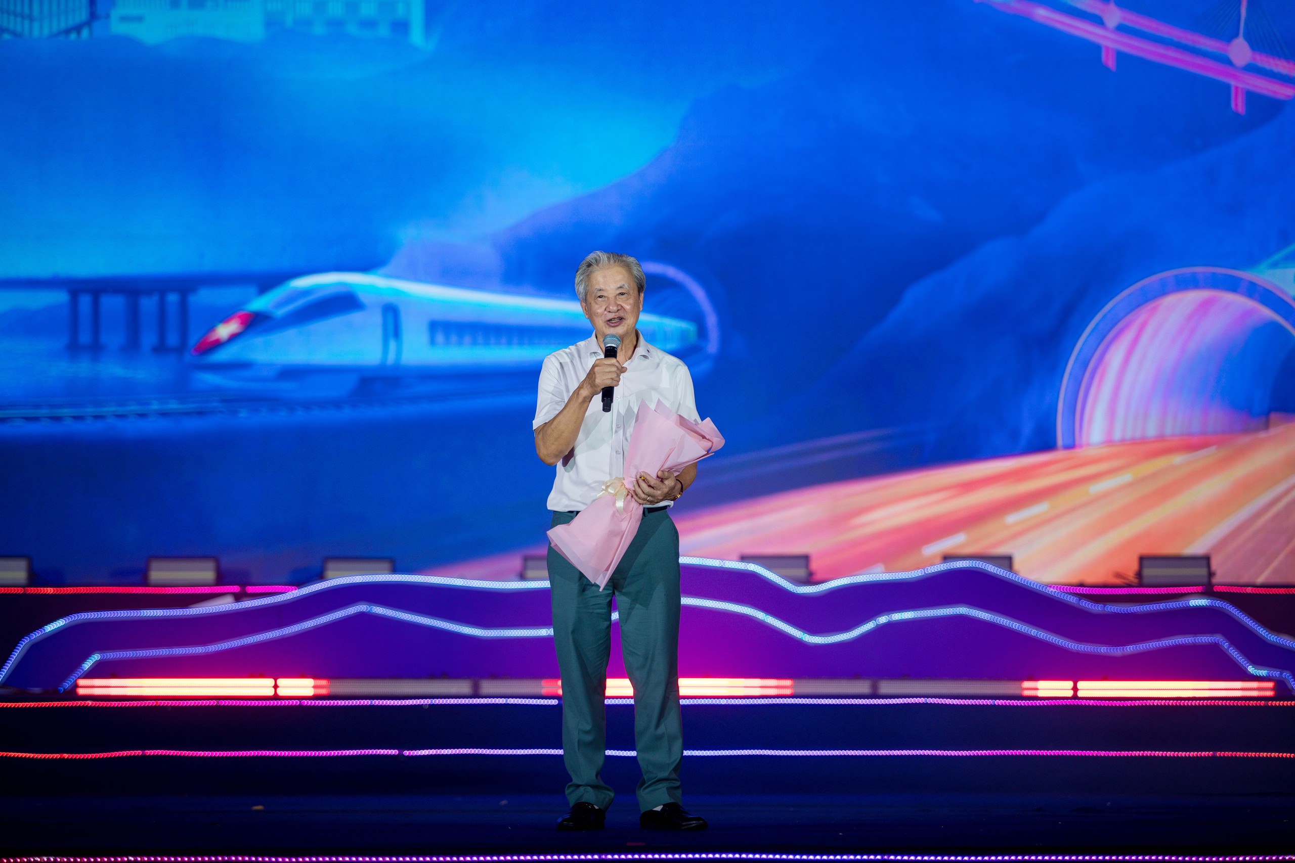 Hành trình 40 năm từ hợp tác xã xây lắp điện thành