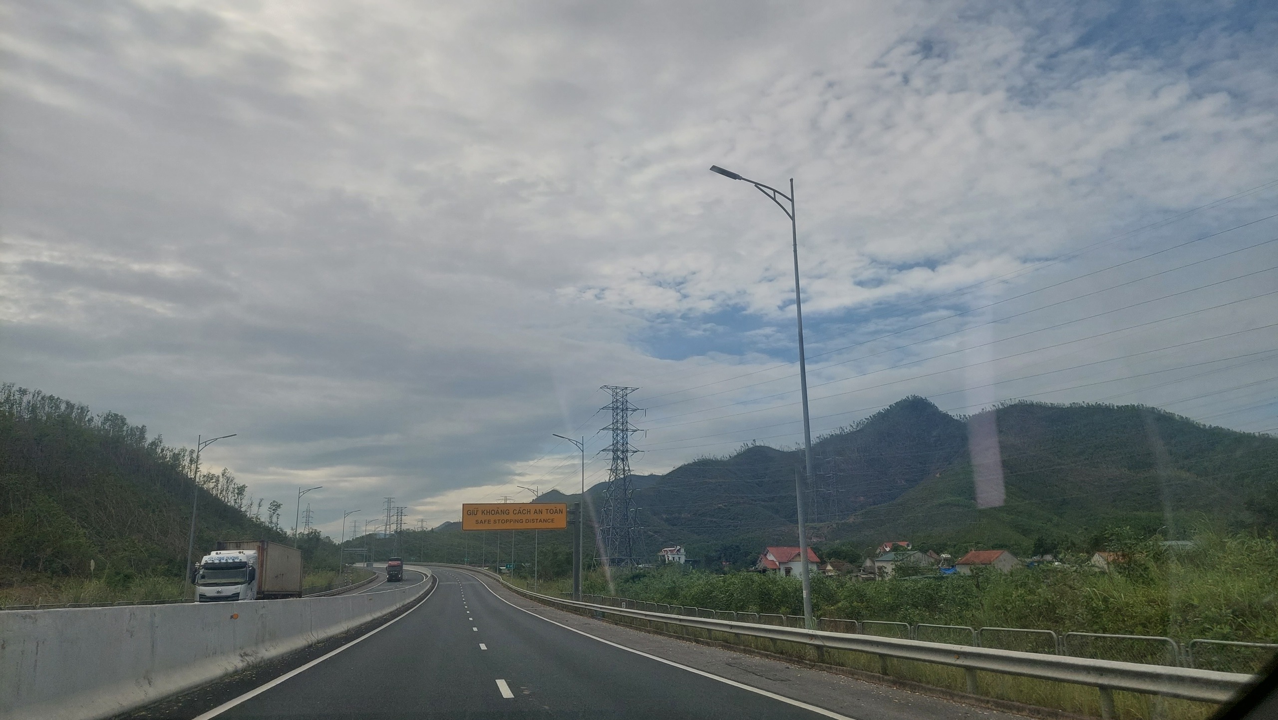 Thẩm quyền xử phạt vi phạm giao thông, đăng kiểm của các chức danh thuộc Bộ Xây dựng theo quy định mới - Ảnh 1.