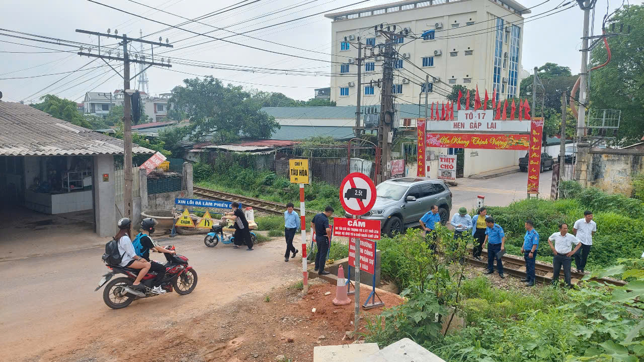 Thẩm quyền xử phạt vi phạm giao thông, đăng kiểm của các chức danh thuộc Bộ Xây dựng theo quy định mới - Ảnh 2.