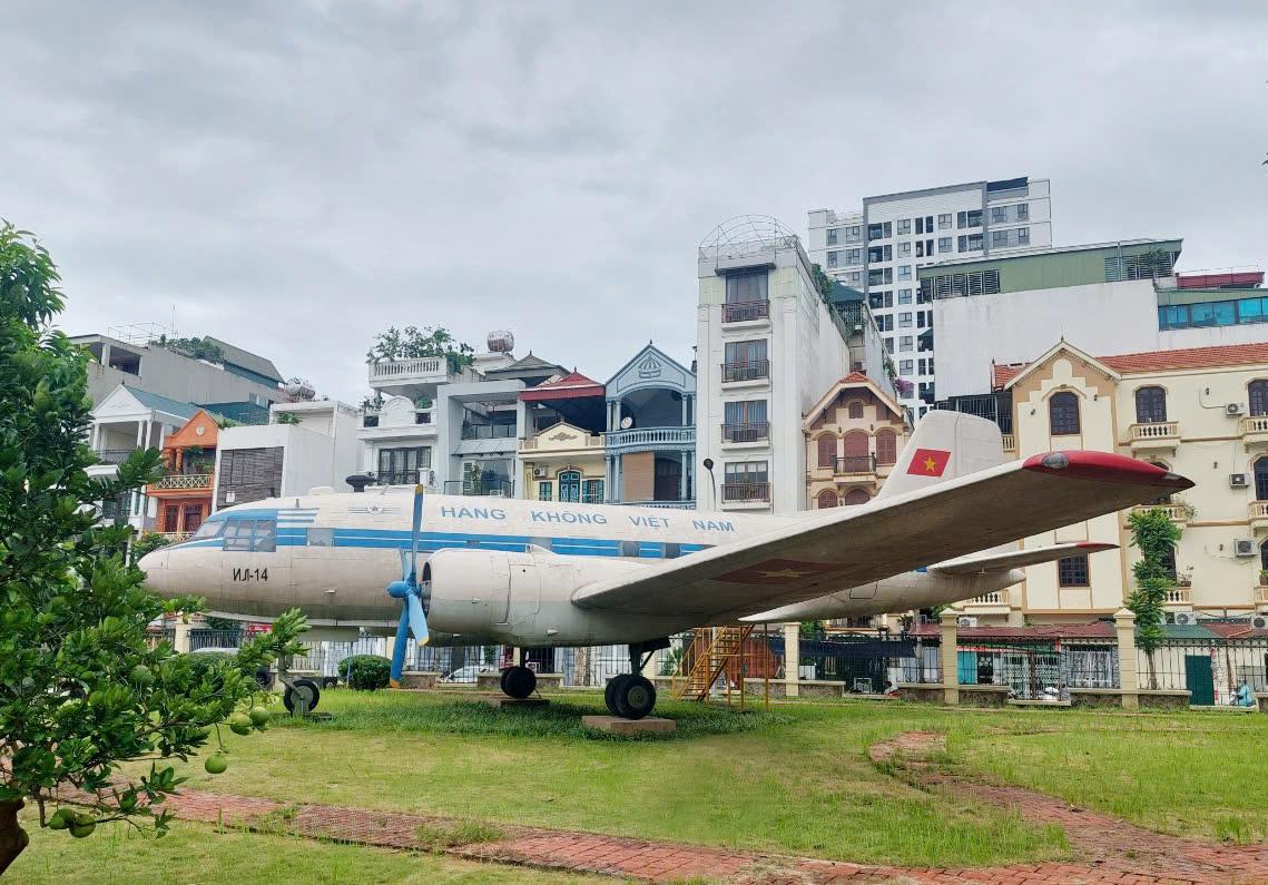 Chuyên cơ từng chở Bác Hồ được trưng bày tại triển lãm 