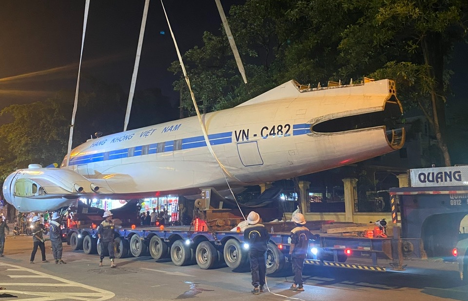 Chuyên cơ từng chở Bác Hồ được trưng bày tại triển lãm 