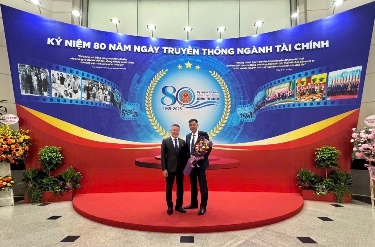 Người giữ “mạch máu” cảng biển - Ảnh 1.