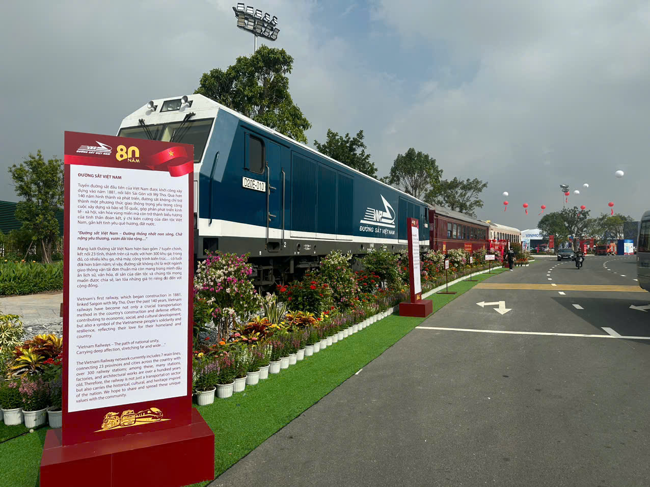 Ngành đường sắt Việt Nam tham gia triển lãm 80 năm hành trình đổi mới - Ảnh 1.