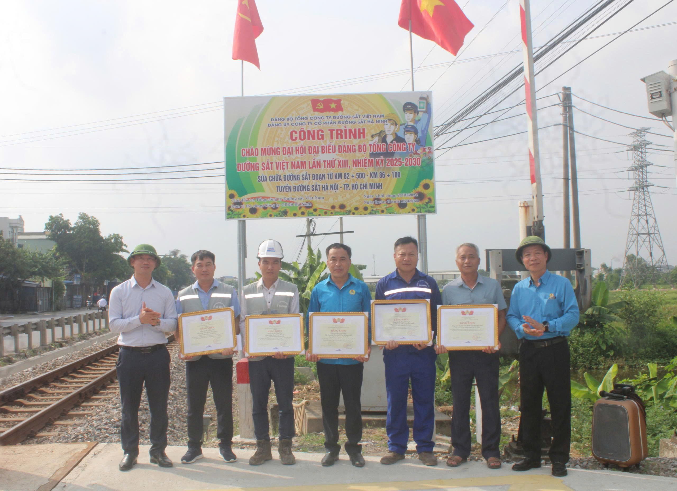 Công ty CP Đường sắt Hà Ninh: Song hành thi đua sản xuất và nâng chất lượng đời sống người lao động - Ảnh 4.