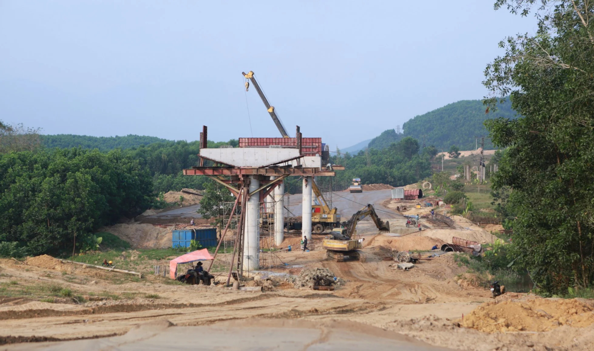 Khẩn trương đẩy nhanh kế hoạch giải ngân đầu tư công - Ảnh 1.