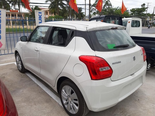 Suzuki Swift GL giá chưa tới 500 triệu đồng 'đe dọa' Honda Brio RS - ảnh 1