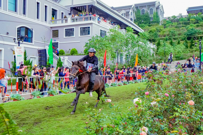 04. Đây là cuộc đua mộc của những người nông dân c