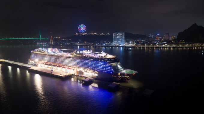 Ảnh 4 - Đêm trên bến cảng tàu khách quốc tế Hạ Lon