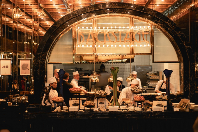 Nhà hàng Backstage tại Capella Hanoi