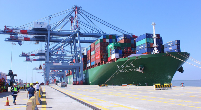 Cang Cai Mep - Thi Vai don tau 160.000 tan