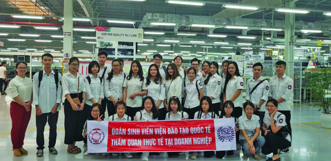 43201673_339188513294898_2451562406229311488_n (1)