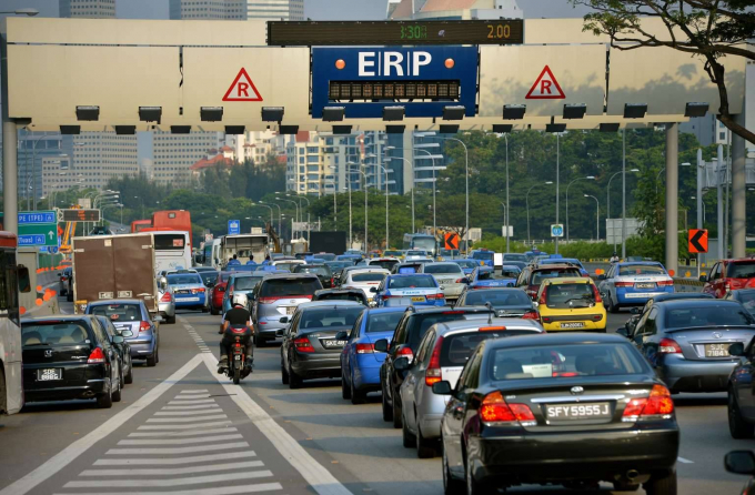 He thong thu phi ERP o Singapore