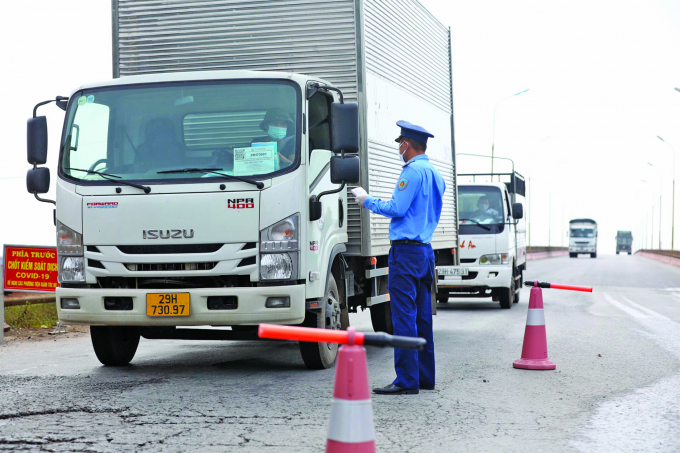 Lan xe luong xanh tai cau Trung Ha (Ba Vi-HN) (2)_