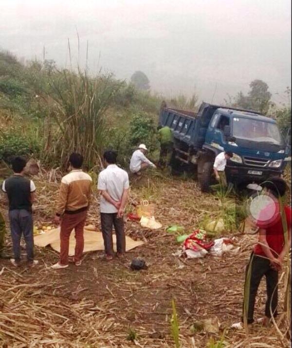 1.Hiện trường xảy ra vụ trôi xe làm 15 người thươn