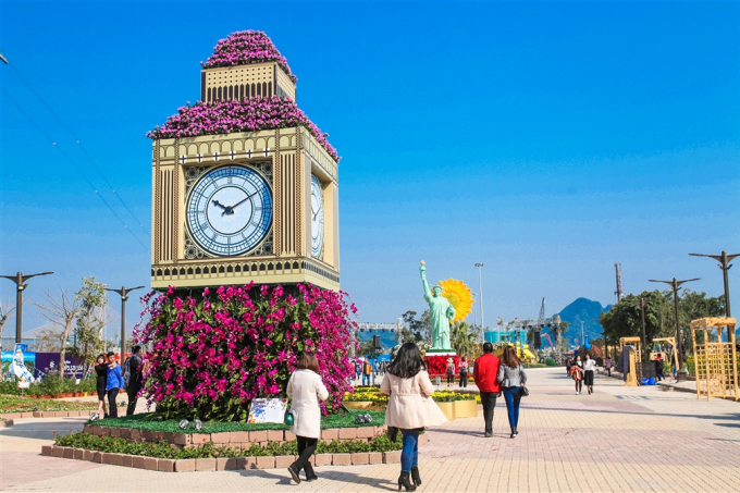 anh 6- Le hoi ky quan muon sac hoa