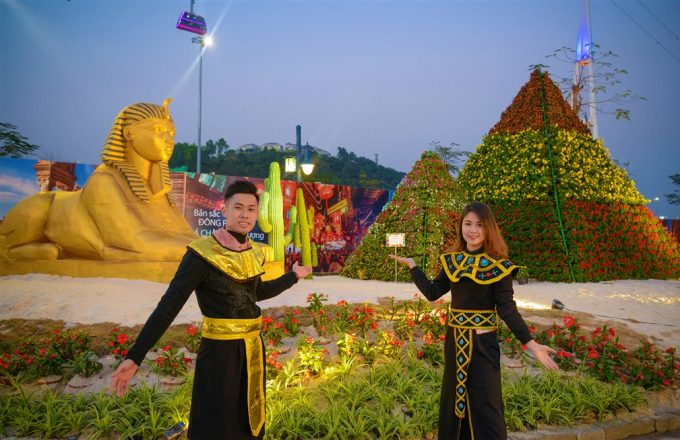 anh 7- Le hoi ky quan muon sac hoa