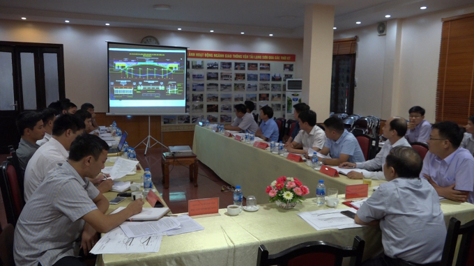 XEM XET PHUONG AN THI CONG