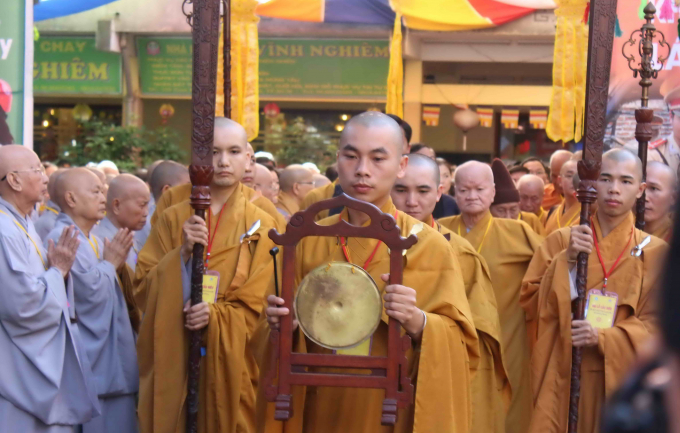 hang-nghin-nguoi-du-dai-le-cau-sieu-cac-nan-nhan-t