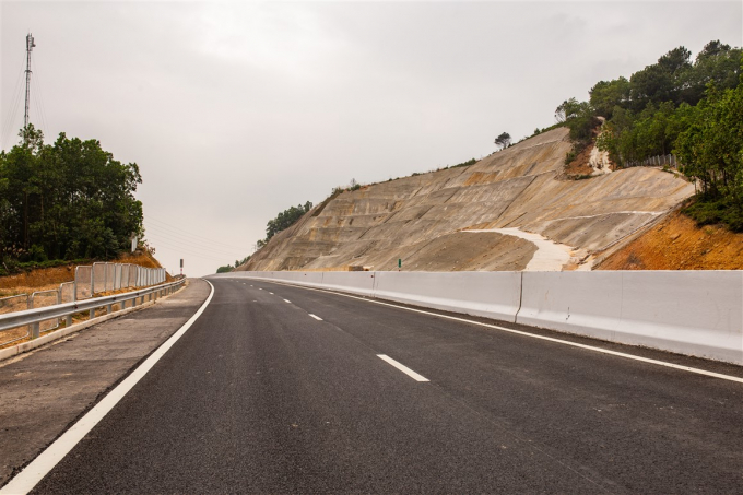 Cao toc Ha Long - Van Don (107)