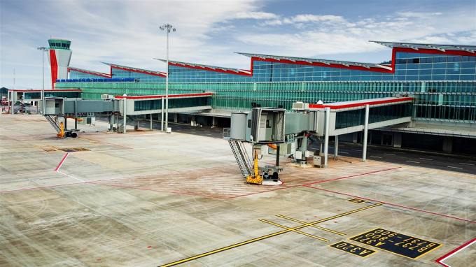 Toan canh cang hang khong quoc te Van Don (1)