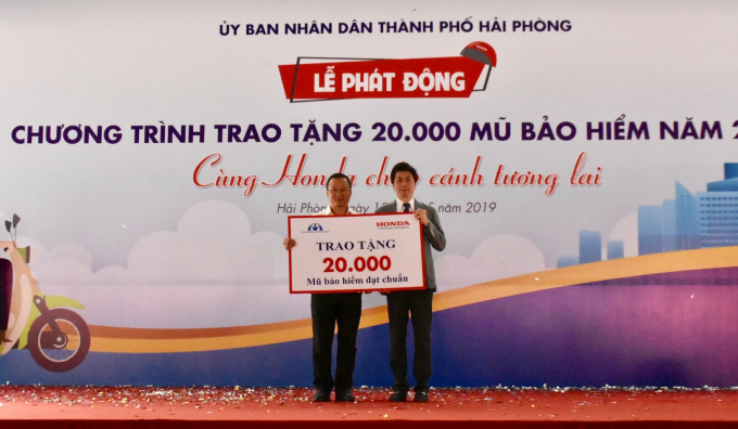 C9A69B52-6EAE-444B-B824-73F256C8A8AD.