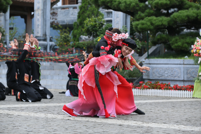 Vũ điệu trên mây (8)