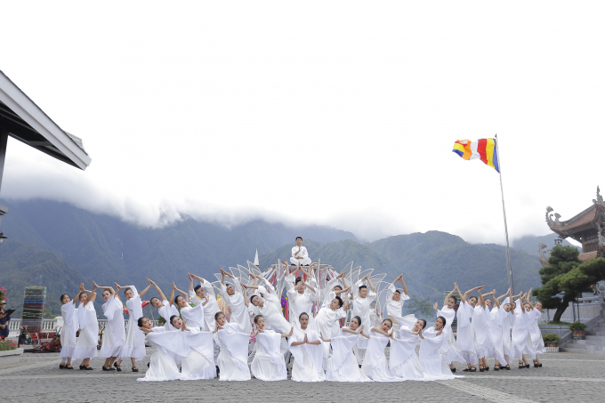 Vũ điệu trên mây (4)