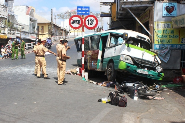 12F7CFD8-830B-4421-A6AB-EC90B306AB3C.