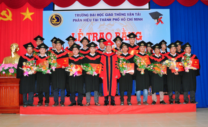 38E8CC5E-54C3-4ED4-8BAF-F872E9706583.