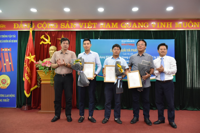 2DCC98C0-879E-44AB-A1C1-3E05C7FC78E6.