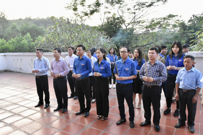 6B382712-E1B9-4003-BF38-CD0AE2F4A3F4.