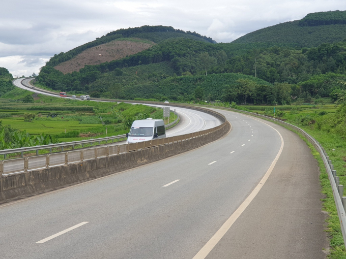 AEC33C61-050C-421A-8665-36C9F4BE527E.