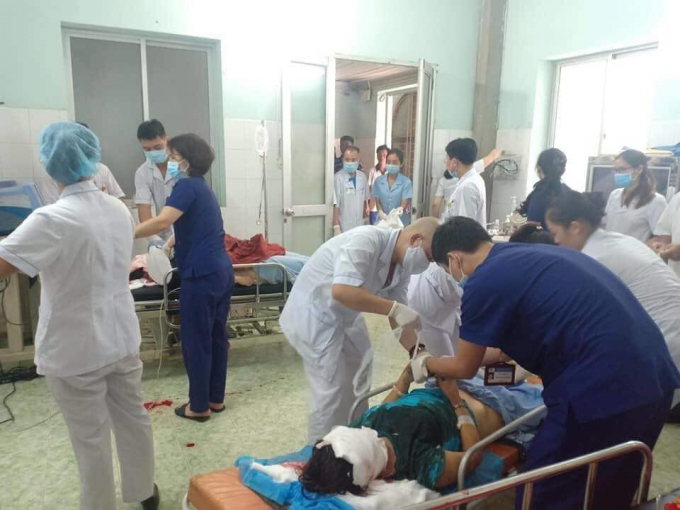 cac-nan-nhan-duoc-dua-vao-bv-ham-yen-de-cap-cuu-2