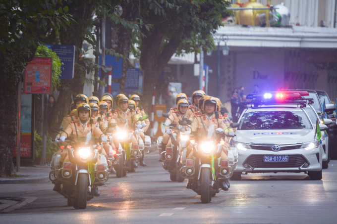 Lực lượng CSGT ra quân triển khai công tác đảm bảo